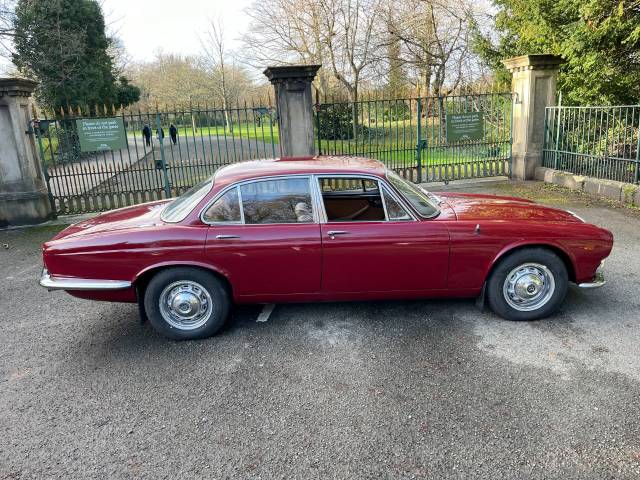 1972 Daimler Double Six 5.3 DOUBLE SIX AUTO